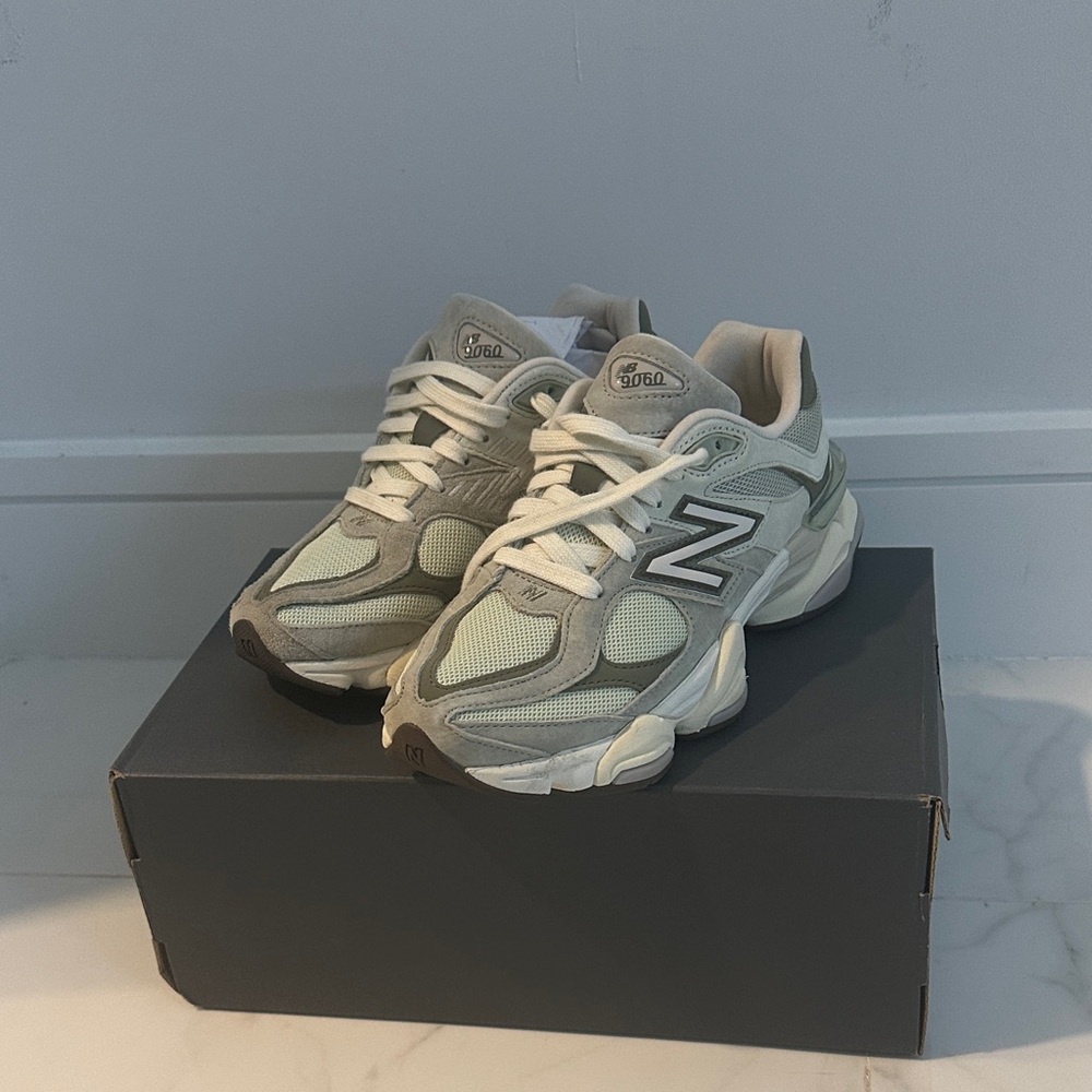 New Balance 9060